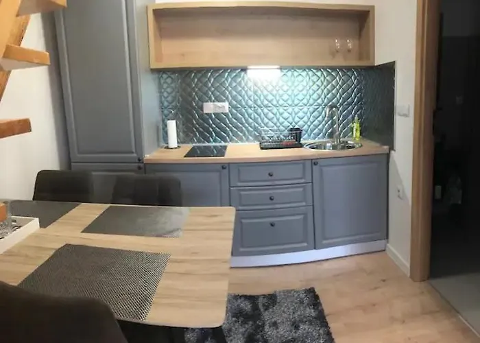 Lucy\'S Apartment
