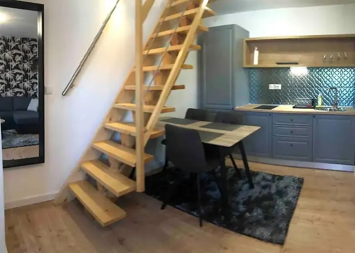 Lucy\'S Apartment